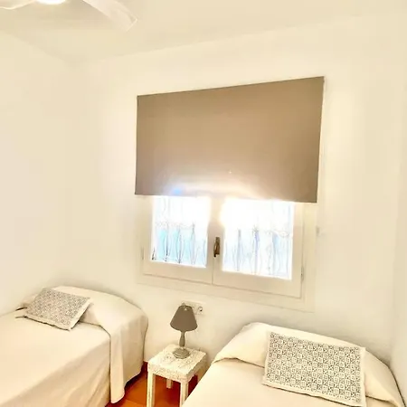 Casa De Mont-roig Delante De La Playa Holiday home *